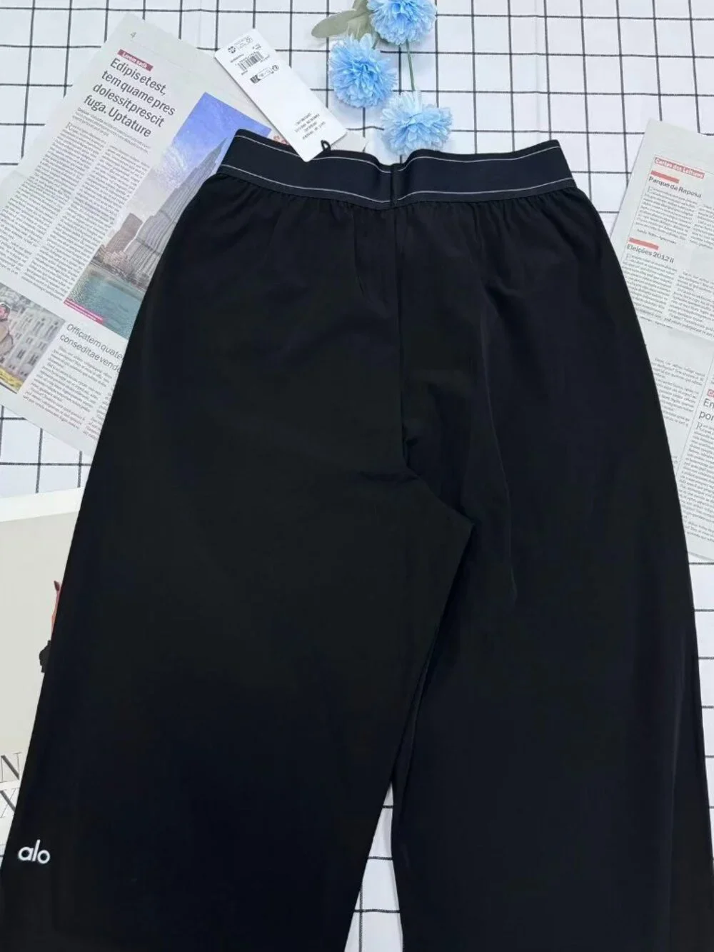 ALO Yoga 😊 Women's Black  High Waist Straight Leg Suit Up Pants 🖤 NWT(30-inch) - Picture 3 of 9